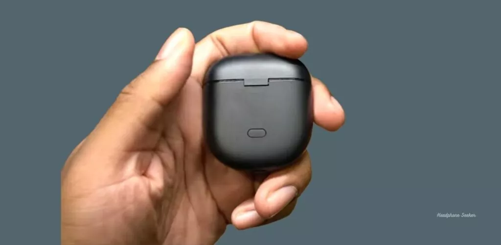 Bluetooth button of Bose QC earbuds 2